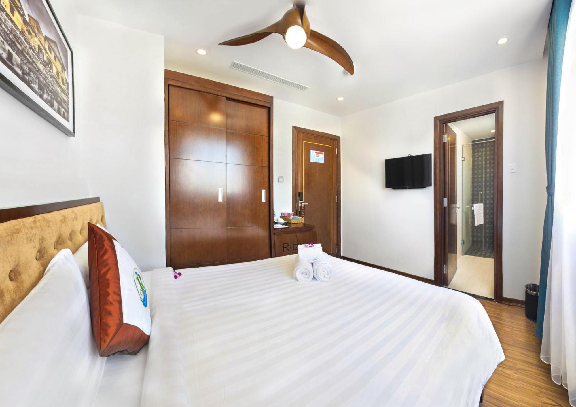 Ritzy Boutique Hotel Da Nang Beach Exterior photo